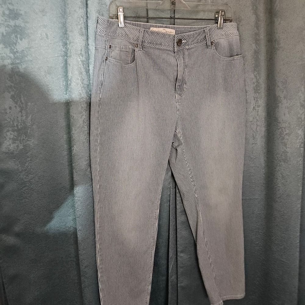 Women's Blue & White Striped Straight Leg Jeans EUC - Size XL